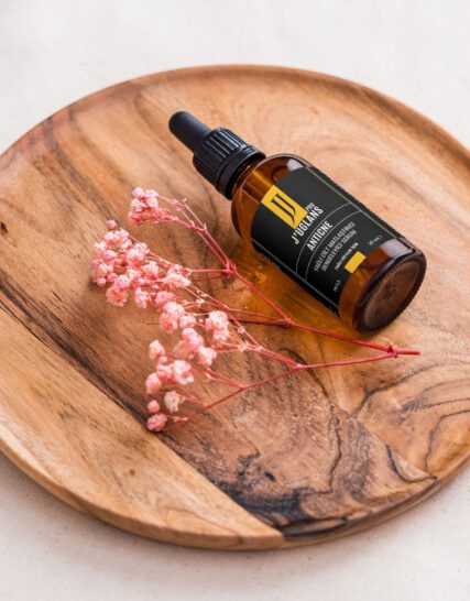 J’UGLANS PRO ANTICNE SERUM